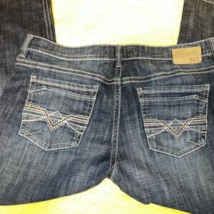 Men’s Buckle Seth jeans.
